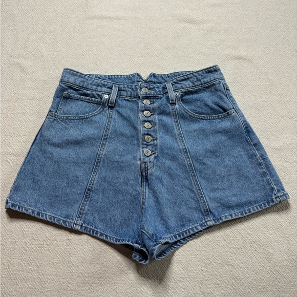Levi's High Rise Seamed Denim Mom Shorts 32‎ - Picture 2 of 10